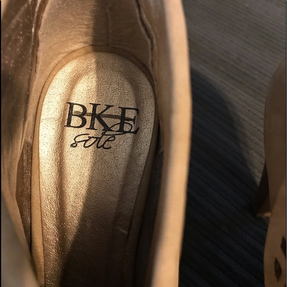 Womens New BKE Sole heals size 7.5 (it says 8 but it’s not) - Picture 4 of 6
